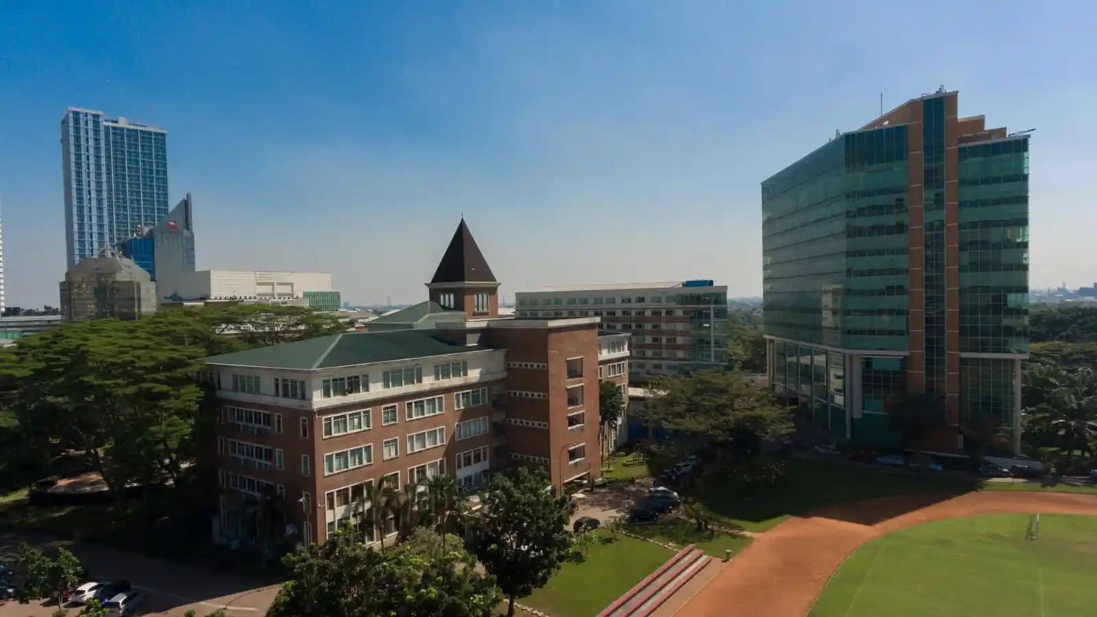 1. Universitas Pelita Harapan UPH