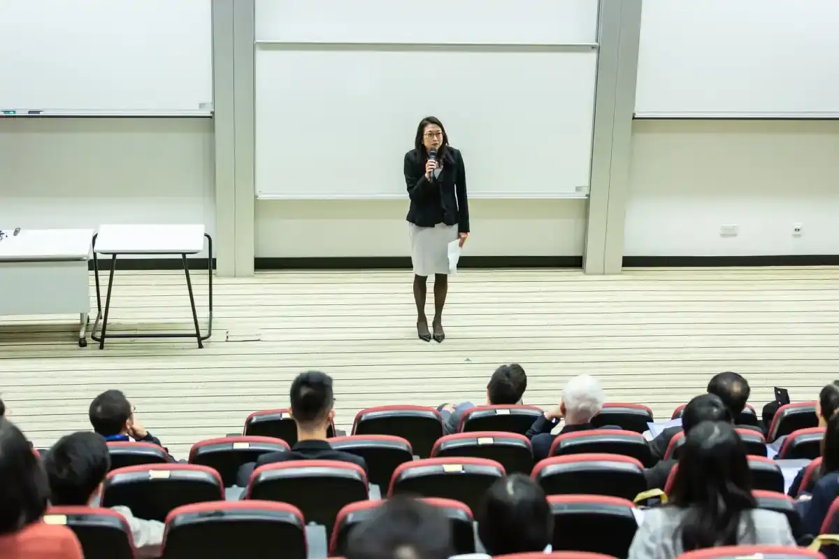 12. London School of Public Relation LSPR
