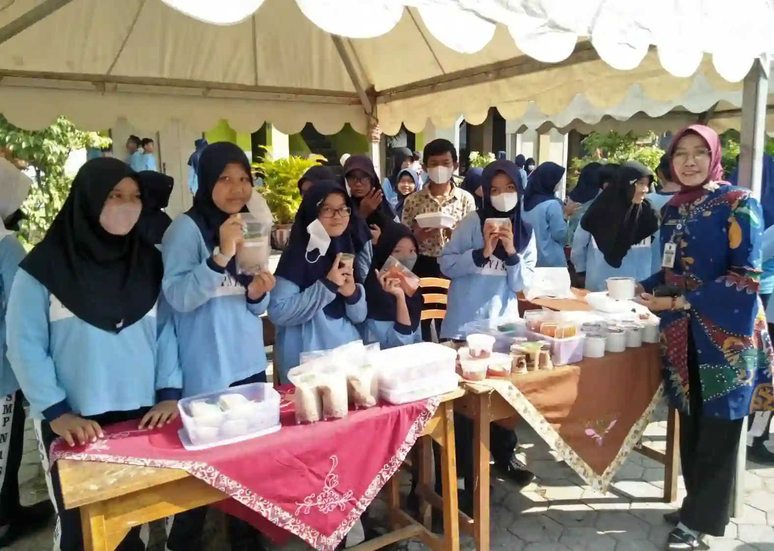 1. Bazar Makanan Daerah