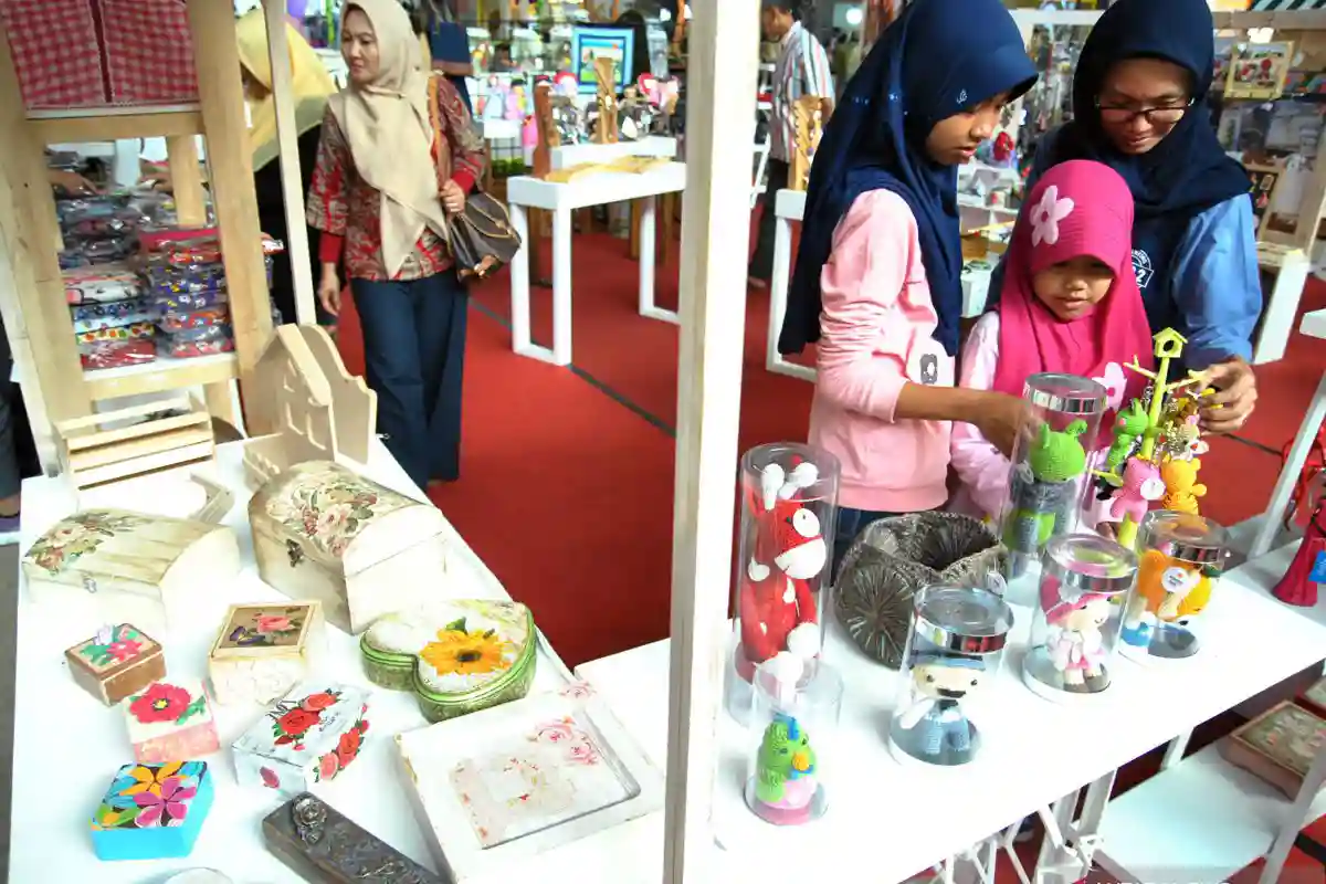 3. Bazar Barang Kerajinan