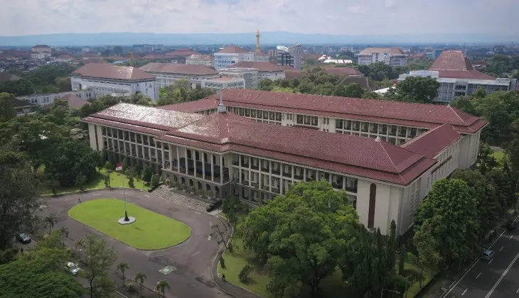 2. Kedokteran Universitas Gadjah Mada