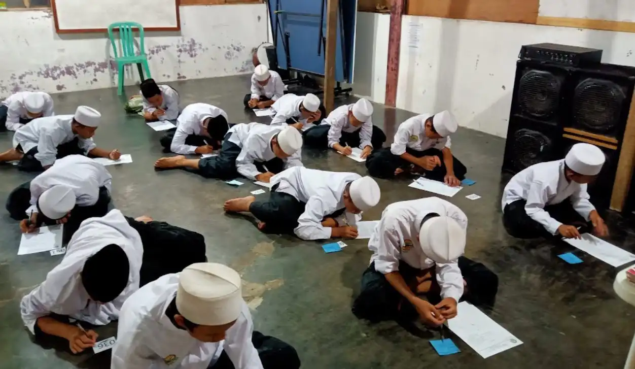 Biaya Ponpes Al Falah Ploso Terbaru