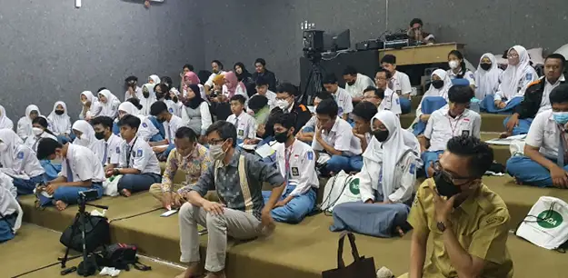 Mengapa Memilih SMKN 12 Surabaya